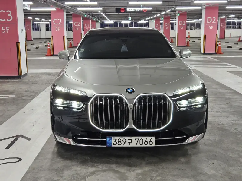 BMW 7-Series