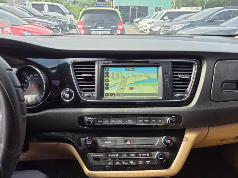 Kia Carnival