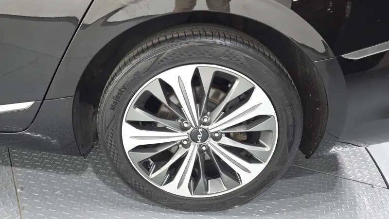 Kia K8