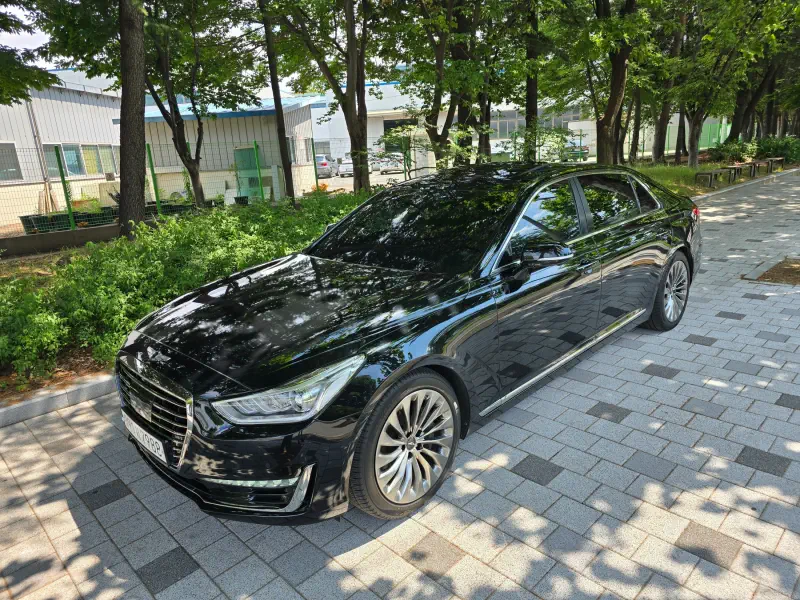 Genesis EQ900