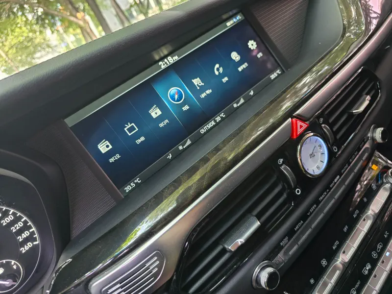 Genesis EQ900