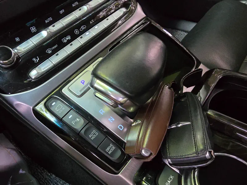 Genesis EQ900