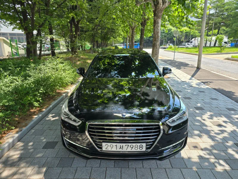 Genesis EQ900