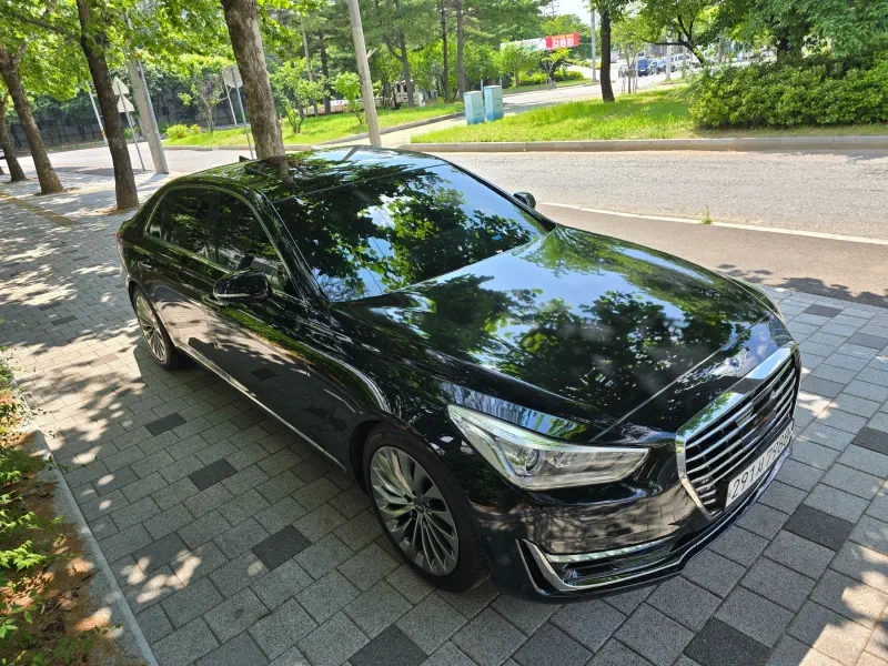 Genesis EQ900