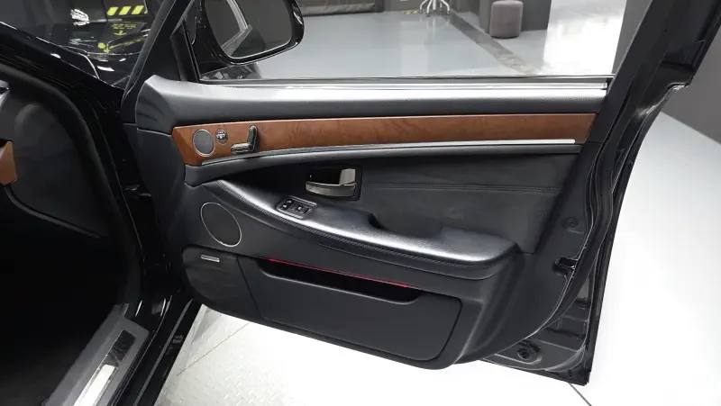 SsangYong Chairman W