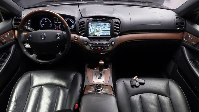 SsangYong Chairman W