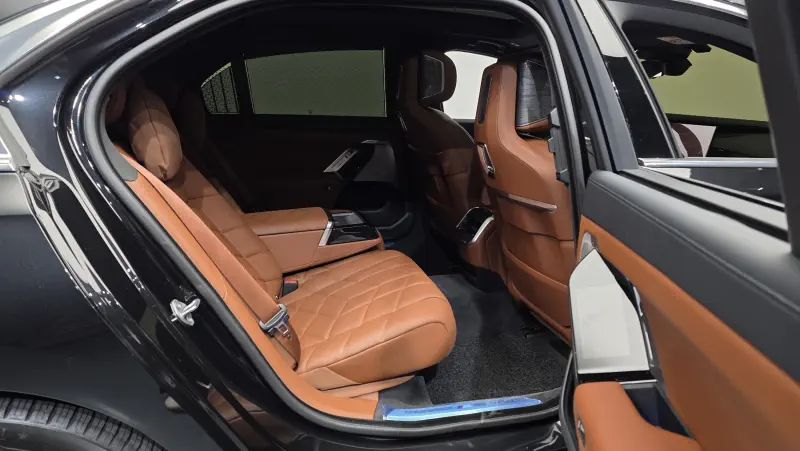 BMW i7