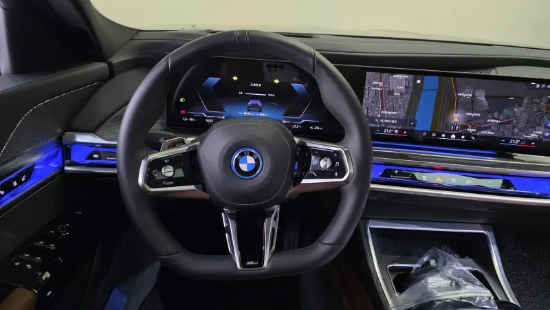 BMW i7