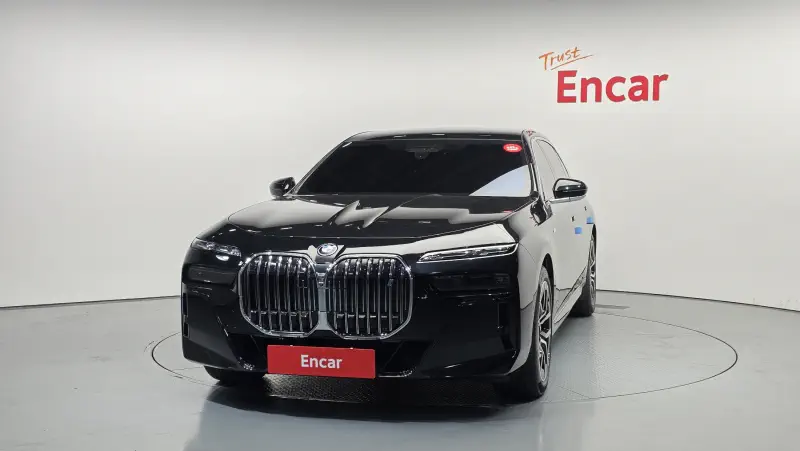 BMW i7