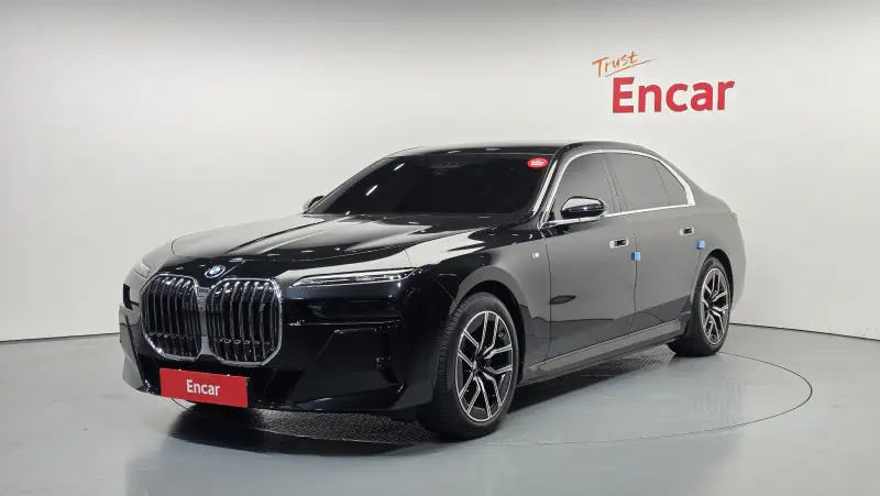 BMW i7