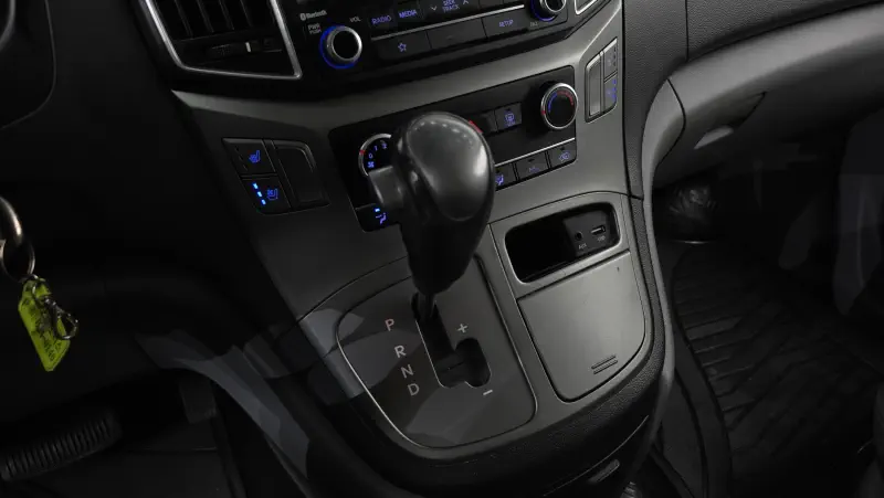 Hyundai Grand Starex