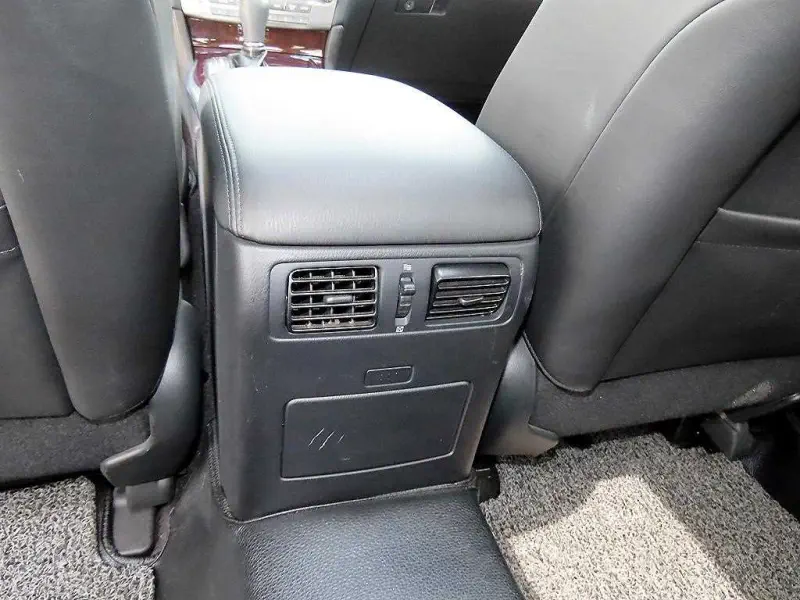 Infiniti Q70