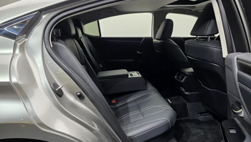 Lexus ES300h