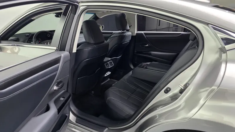 Lexus ES300h