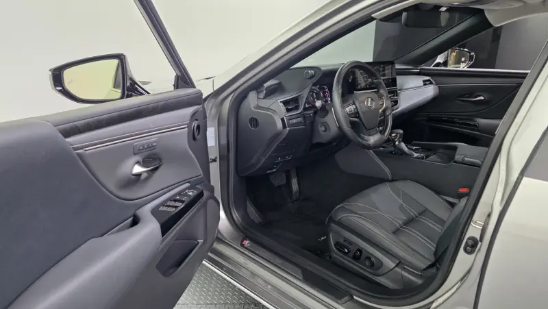 Lexus ES300h