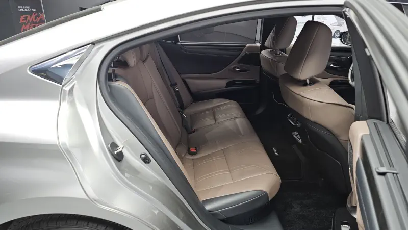 Lexus ES300h