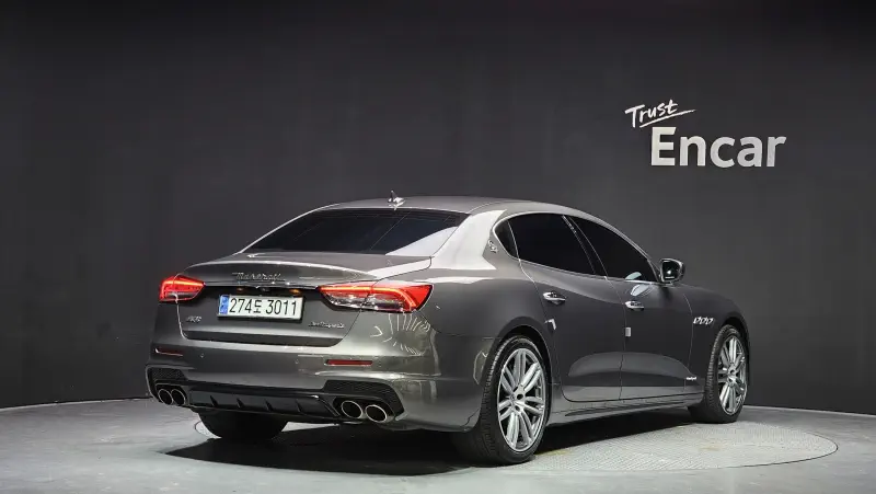 Maserati Quattroporte