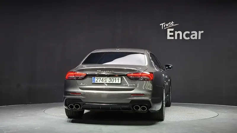 Maserati Quattroporte