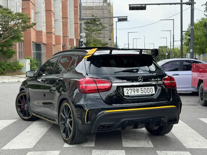 Mercedes-Benz GLA-Class