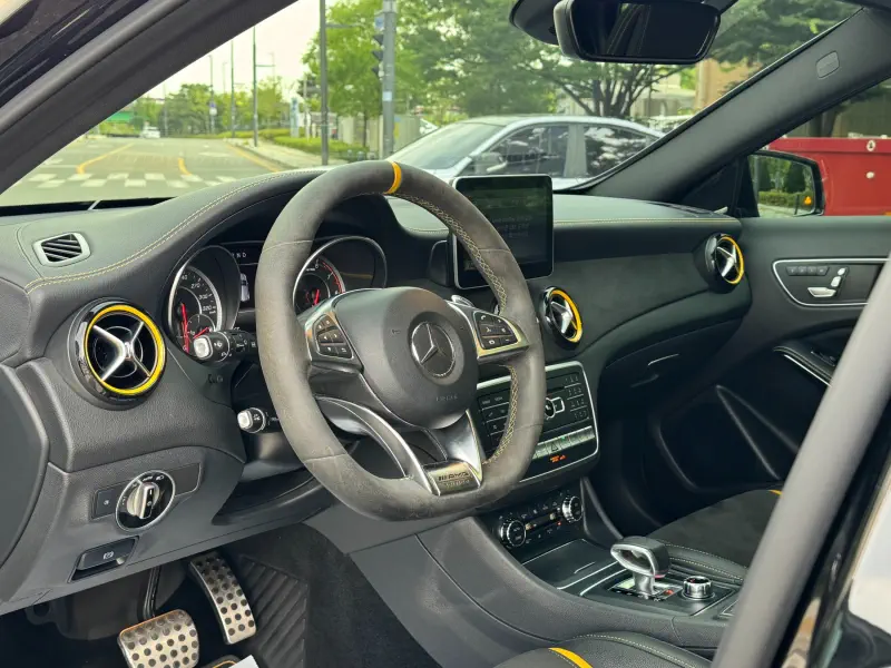 Mercedes-Benz GLA-Class