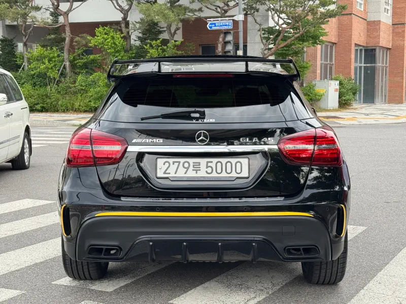Mercedes-Benz GLA-Class