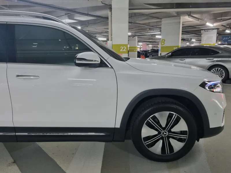 Mercedes-Benz EQB