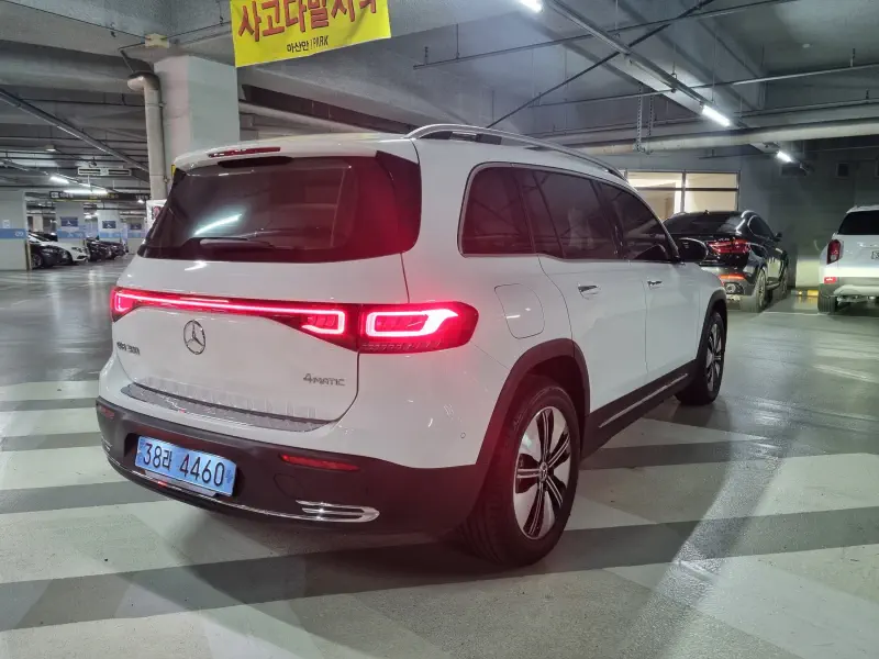 Mercedes-Benz EQB