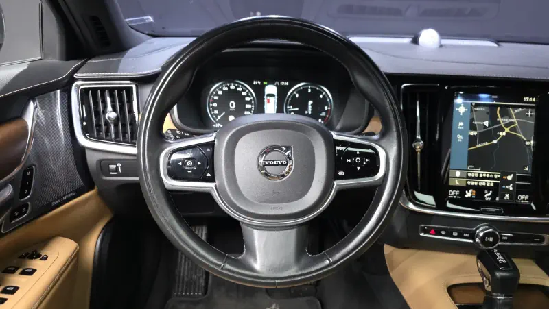 Volvo S90