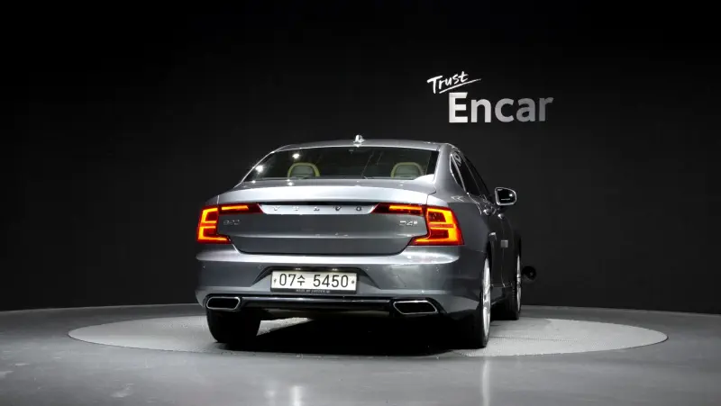 Volvo S90