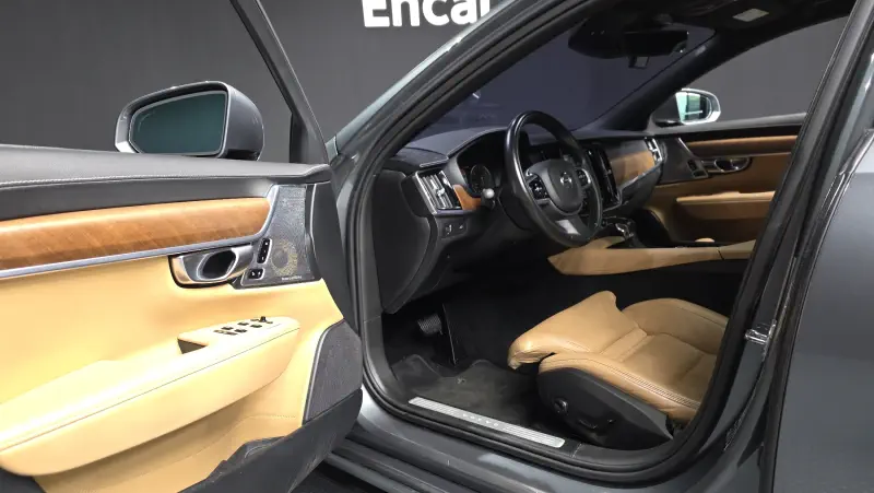 Volvo S90