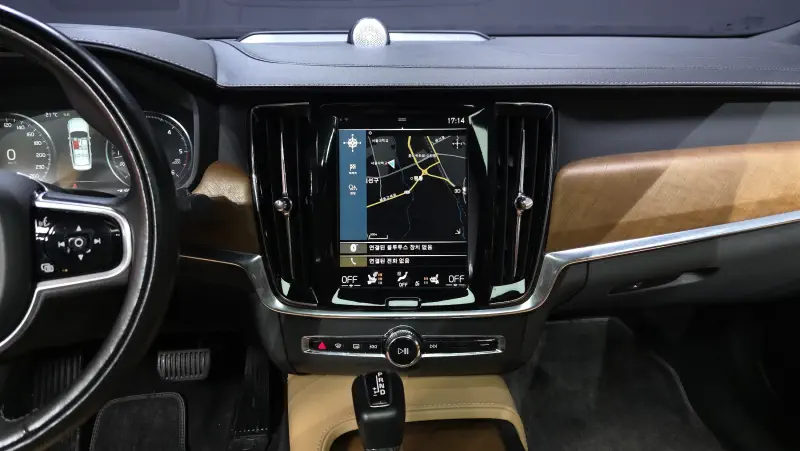 Volvo S90