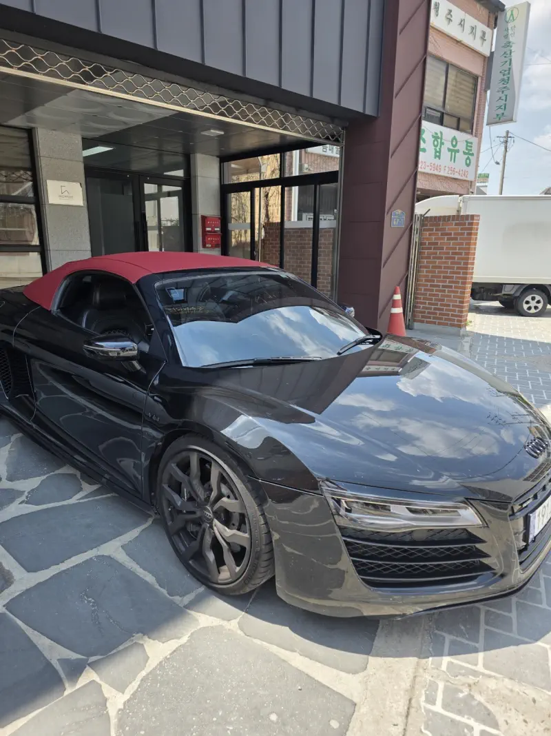 Audi R8