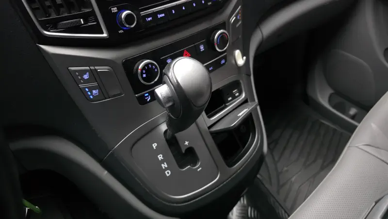 Hyundai Grand Starex