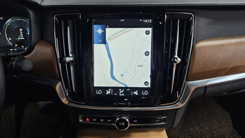 Volvo S90