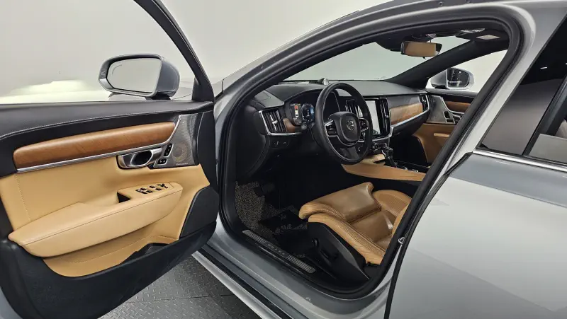 Volvo S90