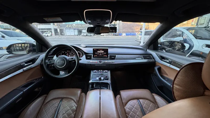 Audi A8
