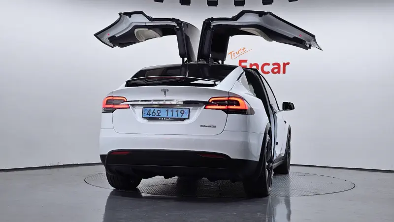 Tesla MODEL X