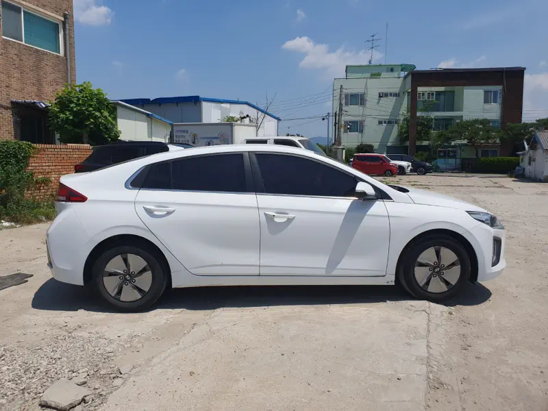Hyundai Ioniq
