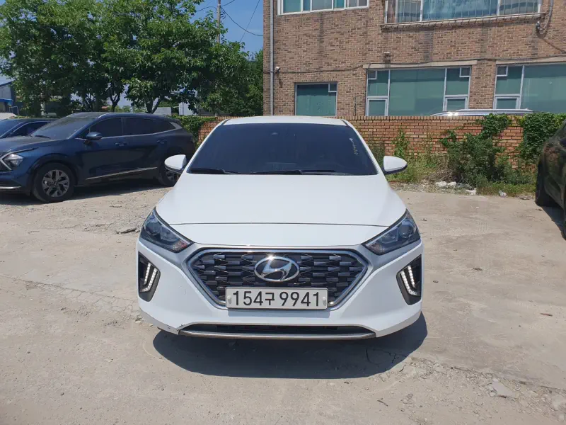 Hyundai Ioniq