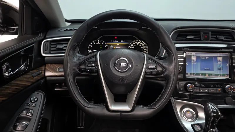 Nissan MAXIMA
