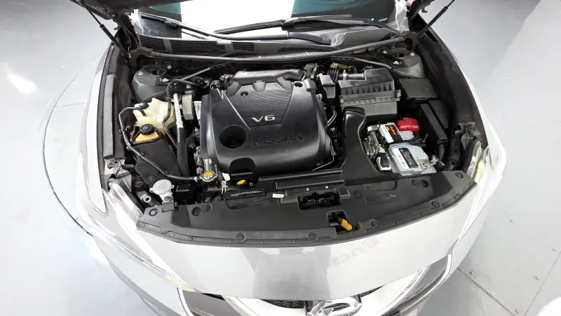Nissan MAXIMA