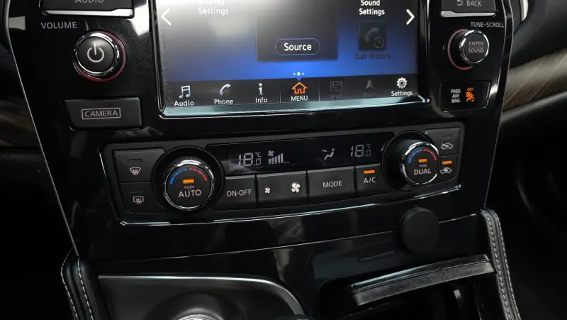 Nissan MAXIMA