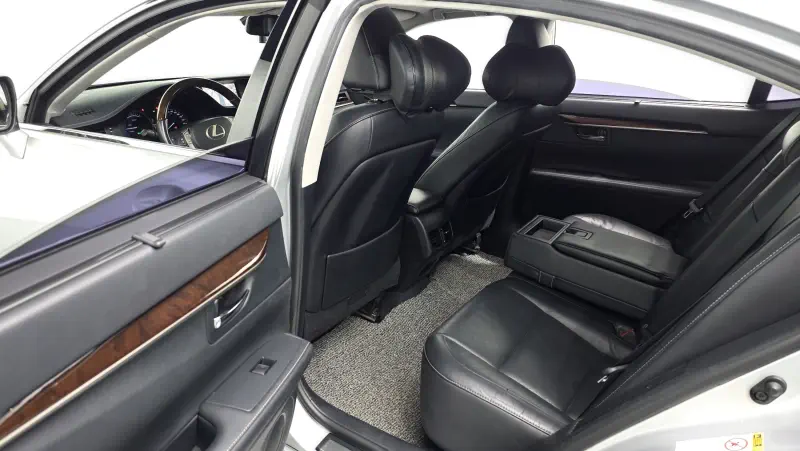 Lexus ES300h
