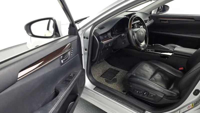 Lexus ES300h
