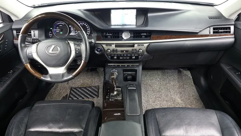 Lexus ES300h