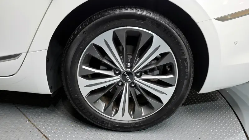 Kia K8