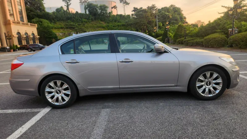 Hyundai Genesis