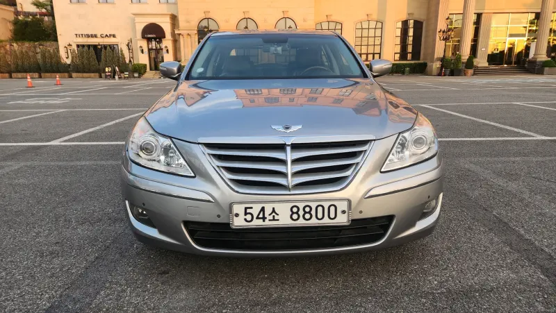 Hyundai Genesis