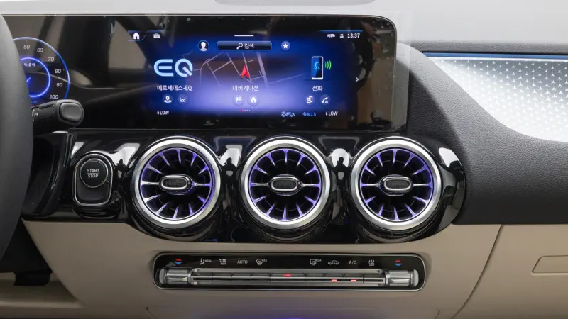 Mercedes-Benz EQA