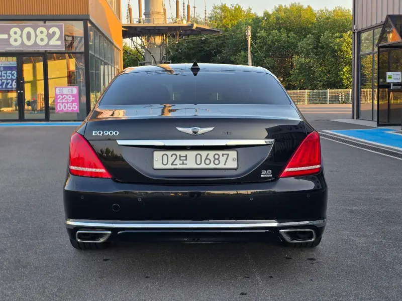 Genesis EQ900
